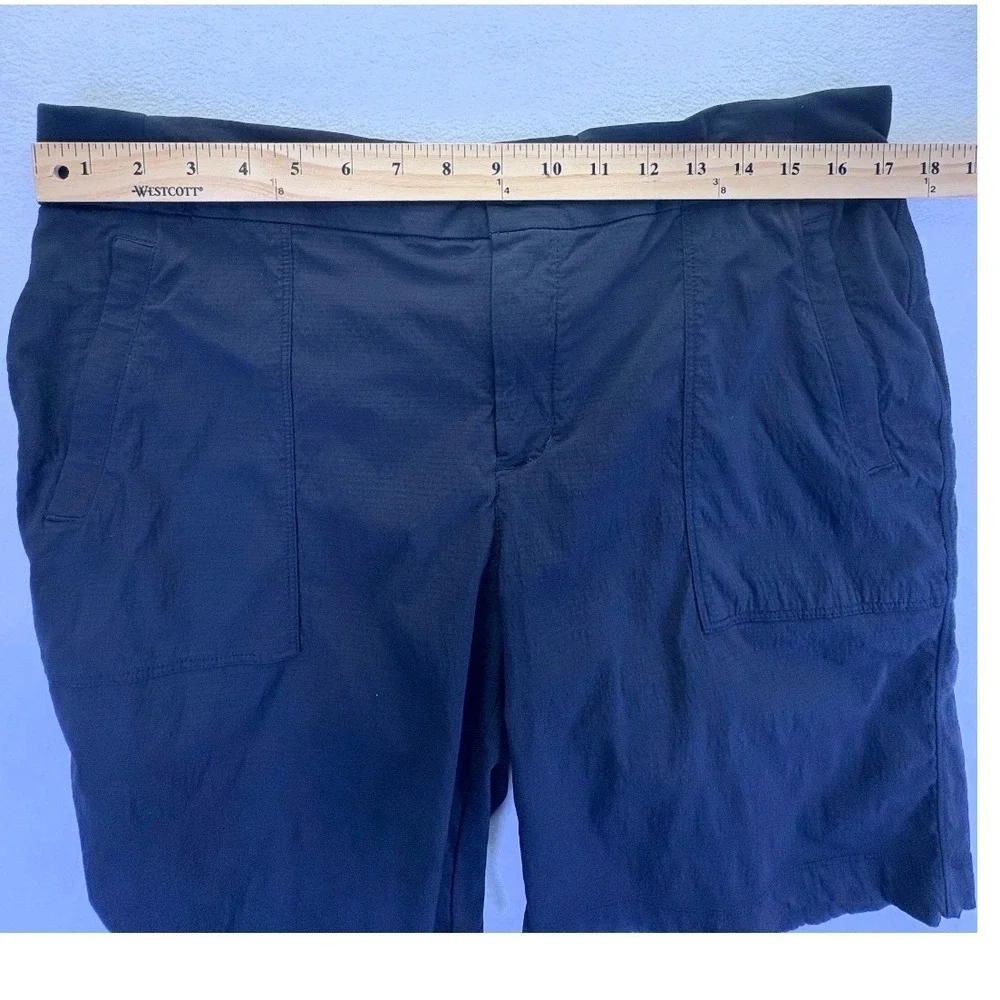 Athleta trekkie bermuda